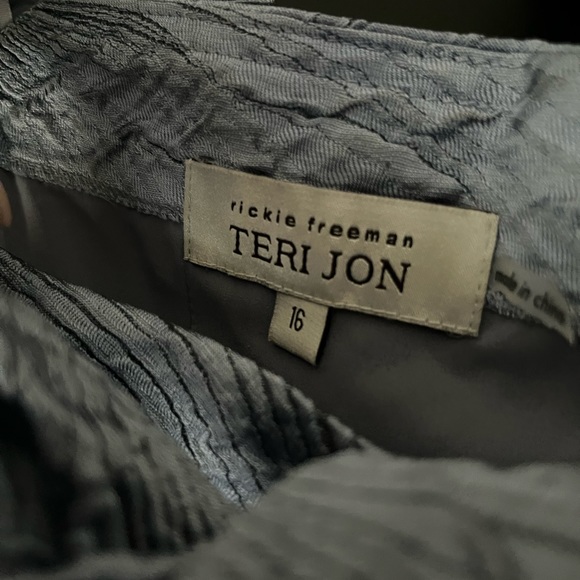 Ricki Freeman TERI JON size 16 (altered). I’m 5’4”- brighter blue - Picture 9 of 15